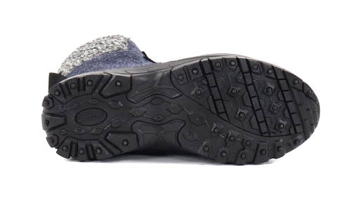 Skechers hotsell snow plaza